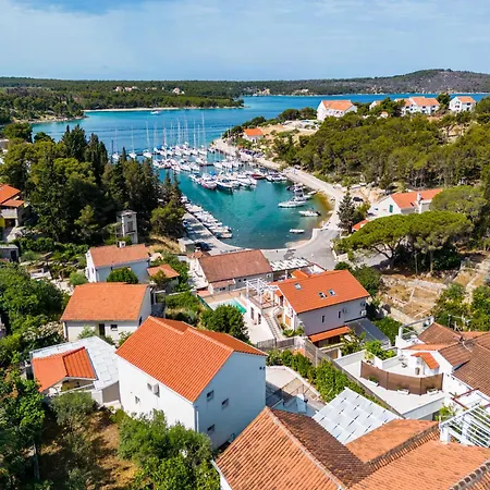 Ameli * Milna (Brac)